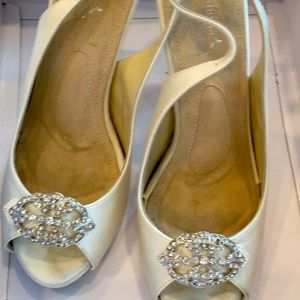 Angela Nuran Size 7 High heals -Very comfortable!!